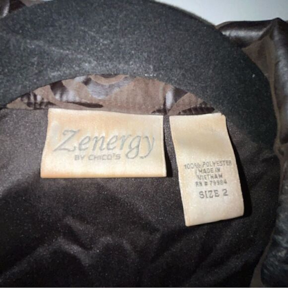 Chico’s Zenergy Zipper Front Monochromatic Animal Print Sleeveless Vest  Chicos - Picture 3 of 5